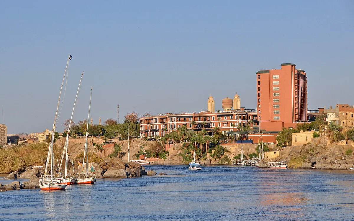 Abu Simbel Airport to Aswan City transfer
