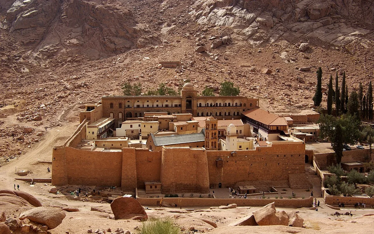 Tur Sinai Airport terminal pickup